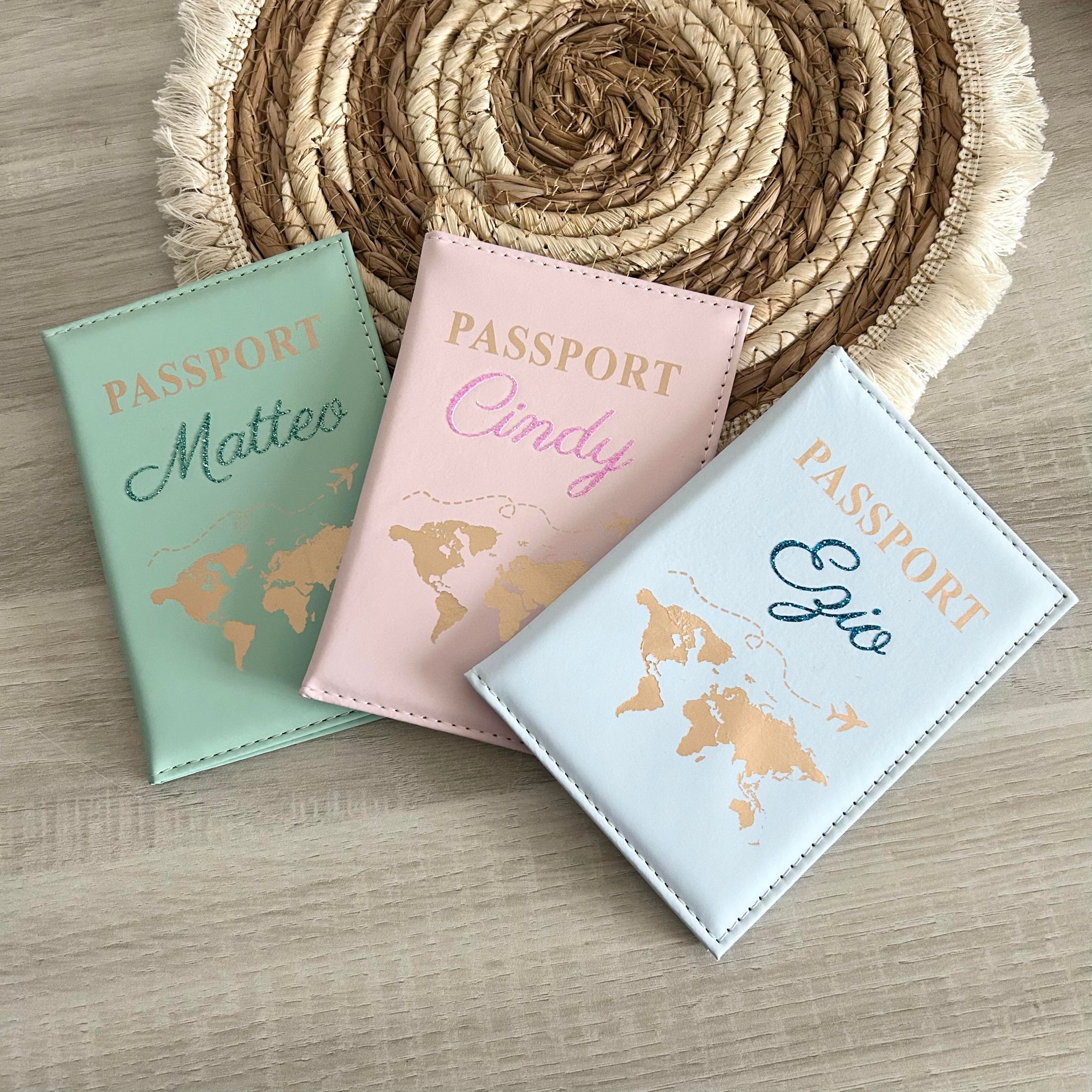 Personnalisez Votre Passeport en Cuir (Plusieurs Couleurs)