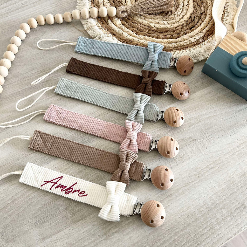 Personnalisez Votre Attache Tétine Papillon en Tissu (Plusieurs Couleurs)