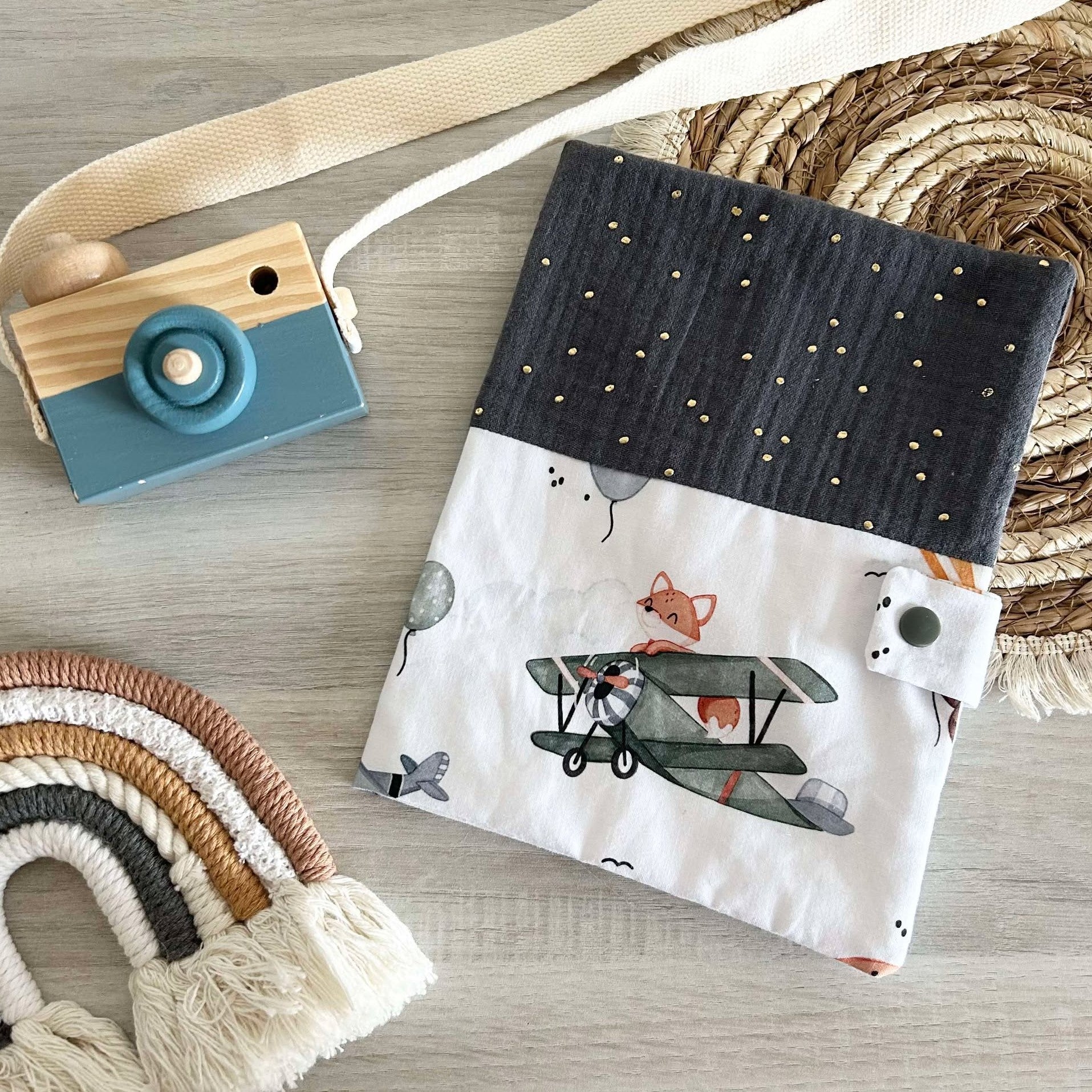 Carnet de Santé à Personnaliser en Tissu - Avion