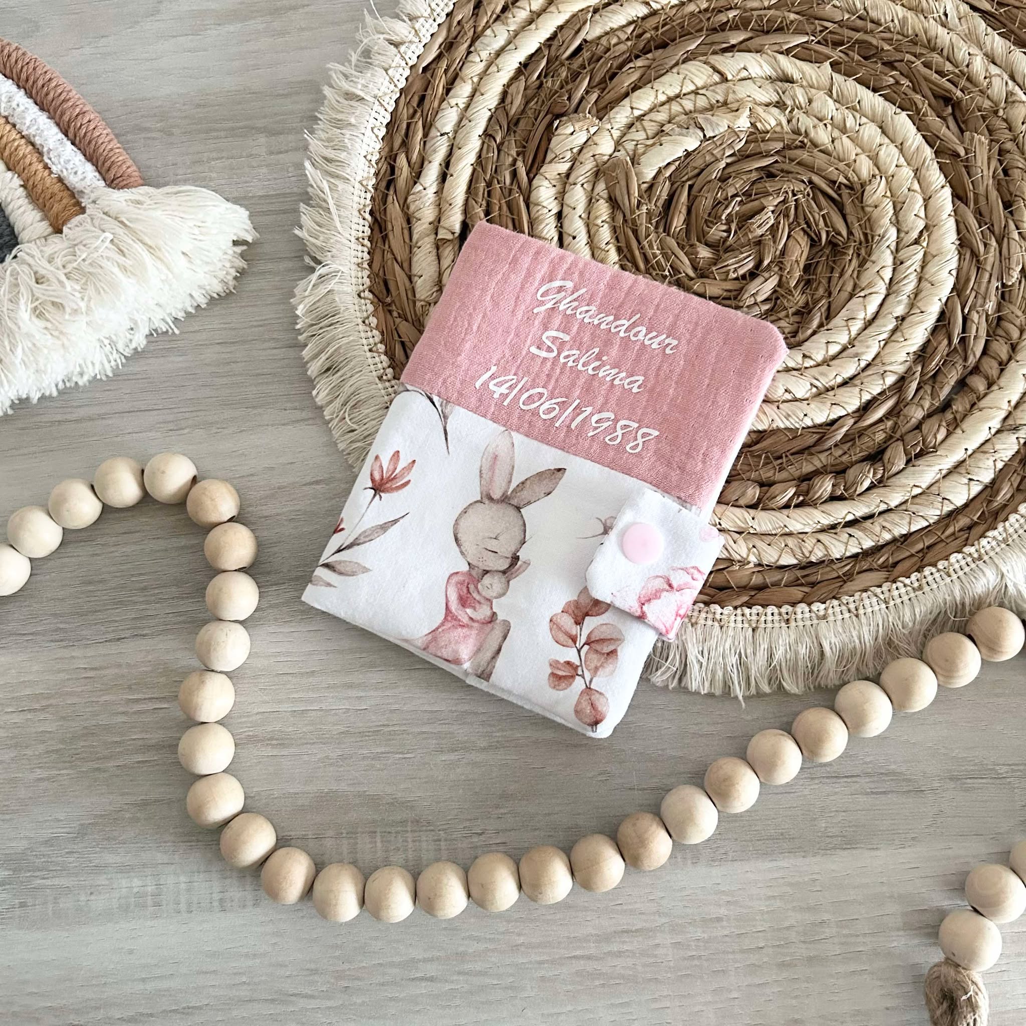 Créez et Personnalisez Votre Passeport en Tissu (Plusieurs Modèles)