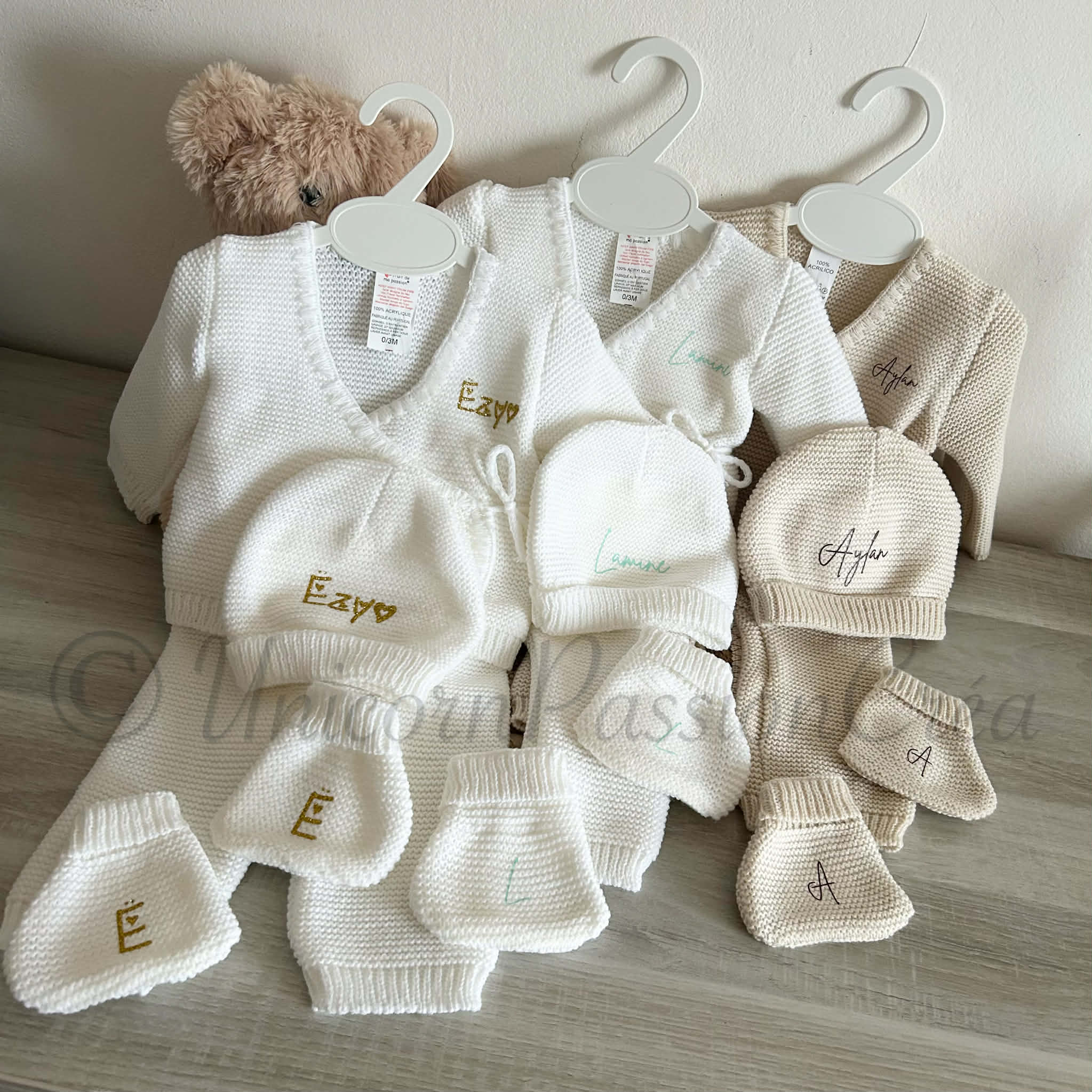 Tenue en Maille / Laine 4pcs Personnalisée