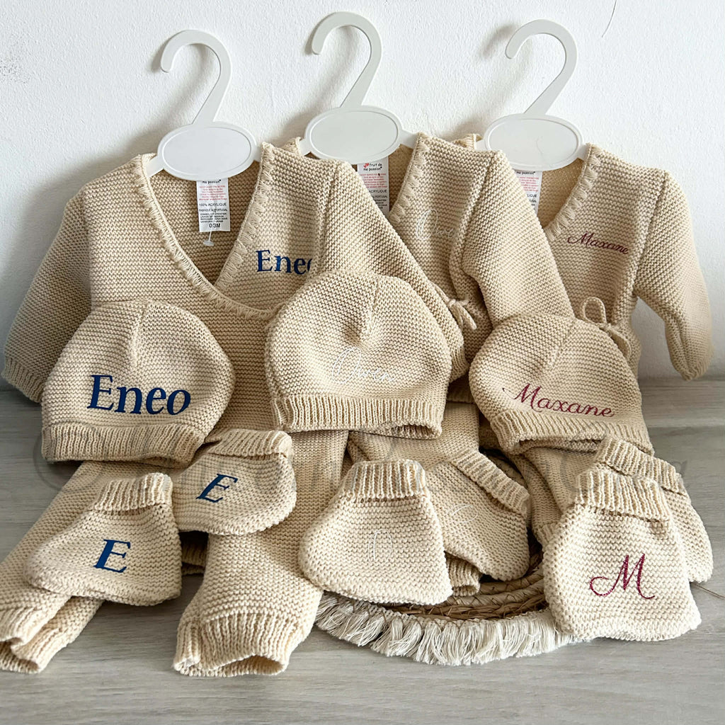 Tenue en Maille / Laine 4pcs Personnalisée