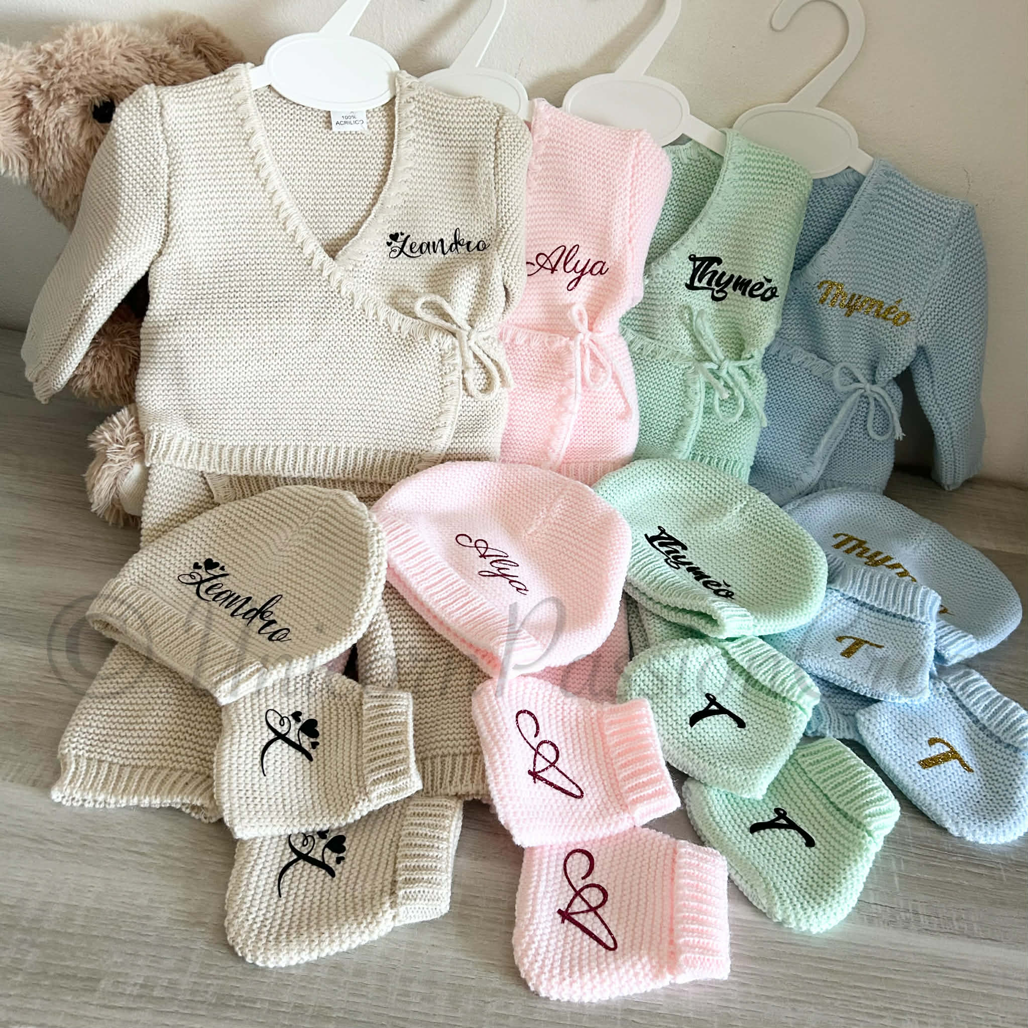 Tenue en Maille / Laine 4pcs Personnalisée