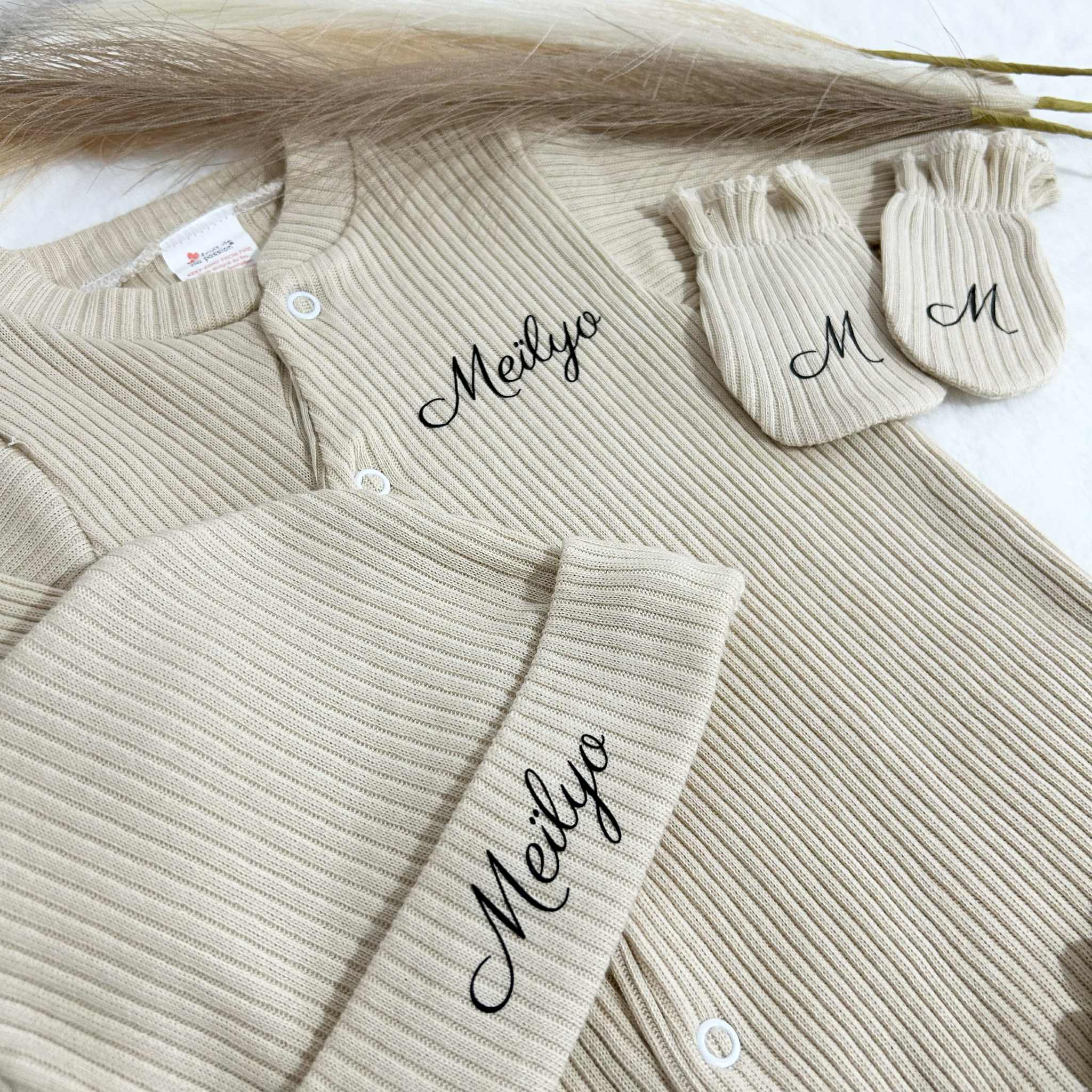 Tenue Côtelé 3pcs Personnalisée